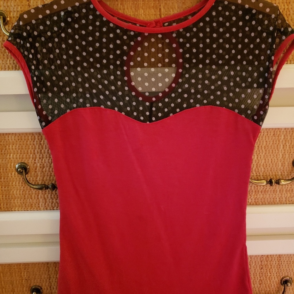 Rock steady top